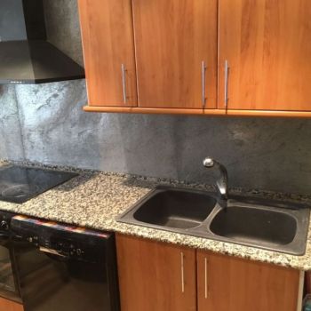 PARED COCINA REVESTIDA CON PIEDRAFLEX