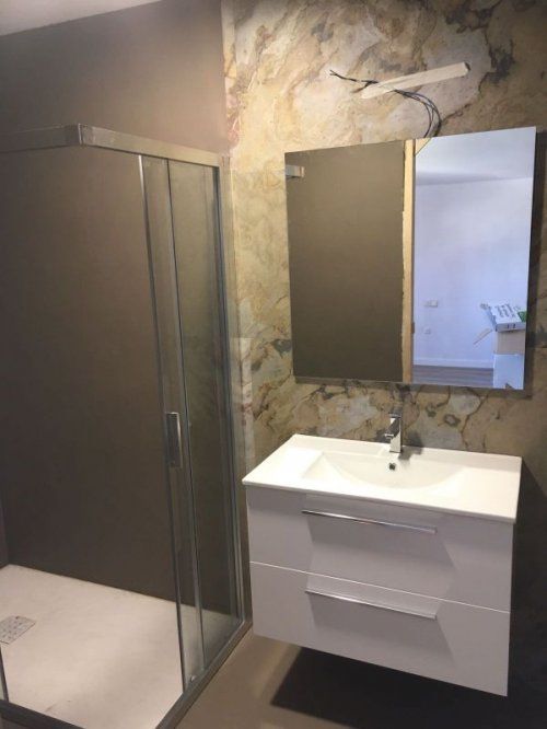 PIEDRAFLEX EN FRONTAL MUEBLE DE BAÑO